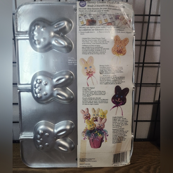 1996 Wilton Easter BUNNY Rice Crispy Treat COOKIE ON STICK Pan #2105-8106 NEW - Picture 3 of 4